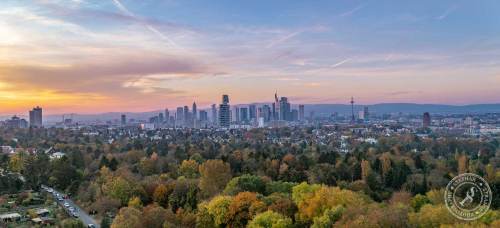 Der Blick vom Goetheturm aus auf die Frankfurter Skyline