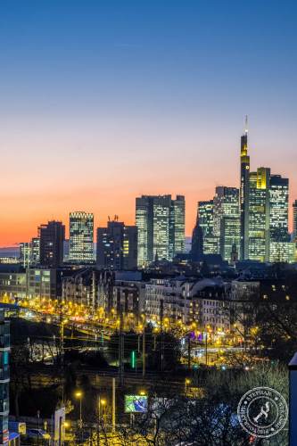 Frankfurt_Skyline_Sonnenuntergang_230123_-11