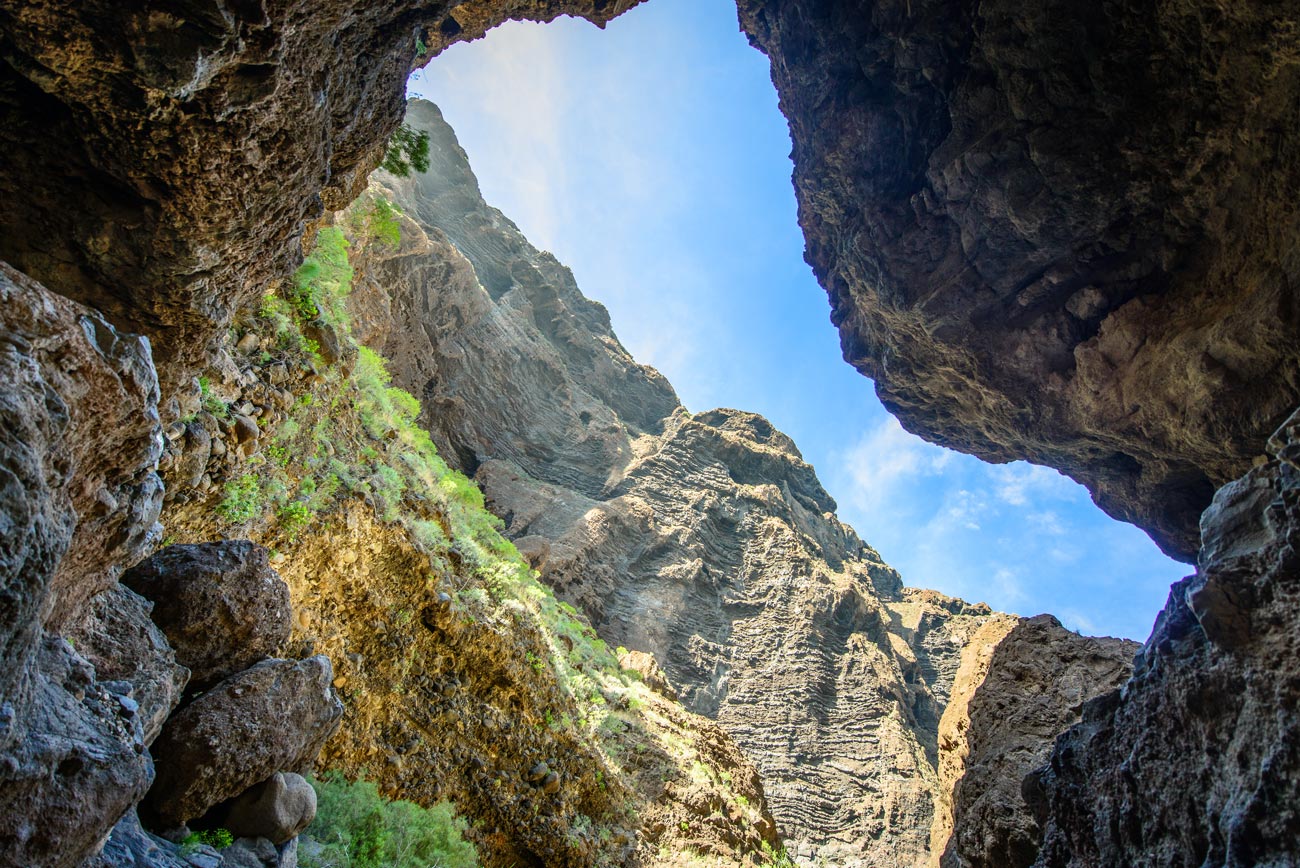 The masca trail, down to Los Gigantes