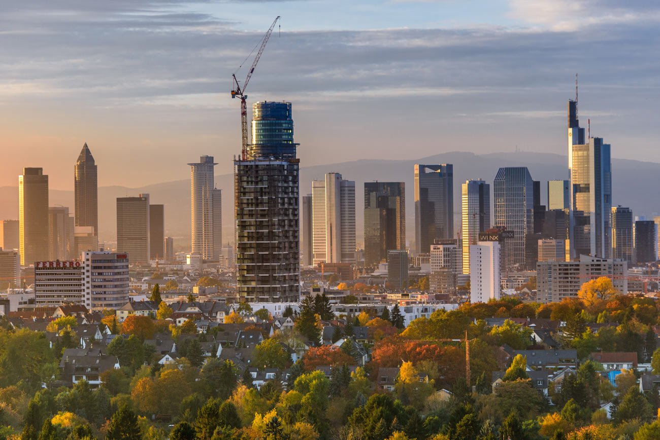 Vom Goetheturm aus, ein Blick auf die Frankfurter Skyline