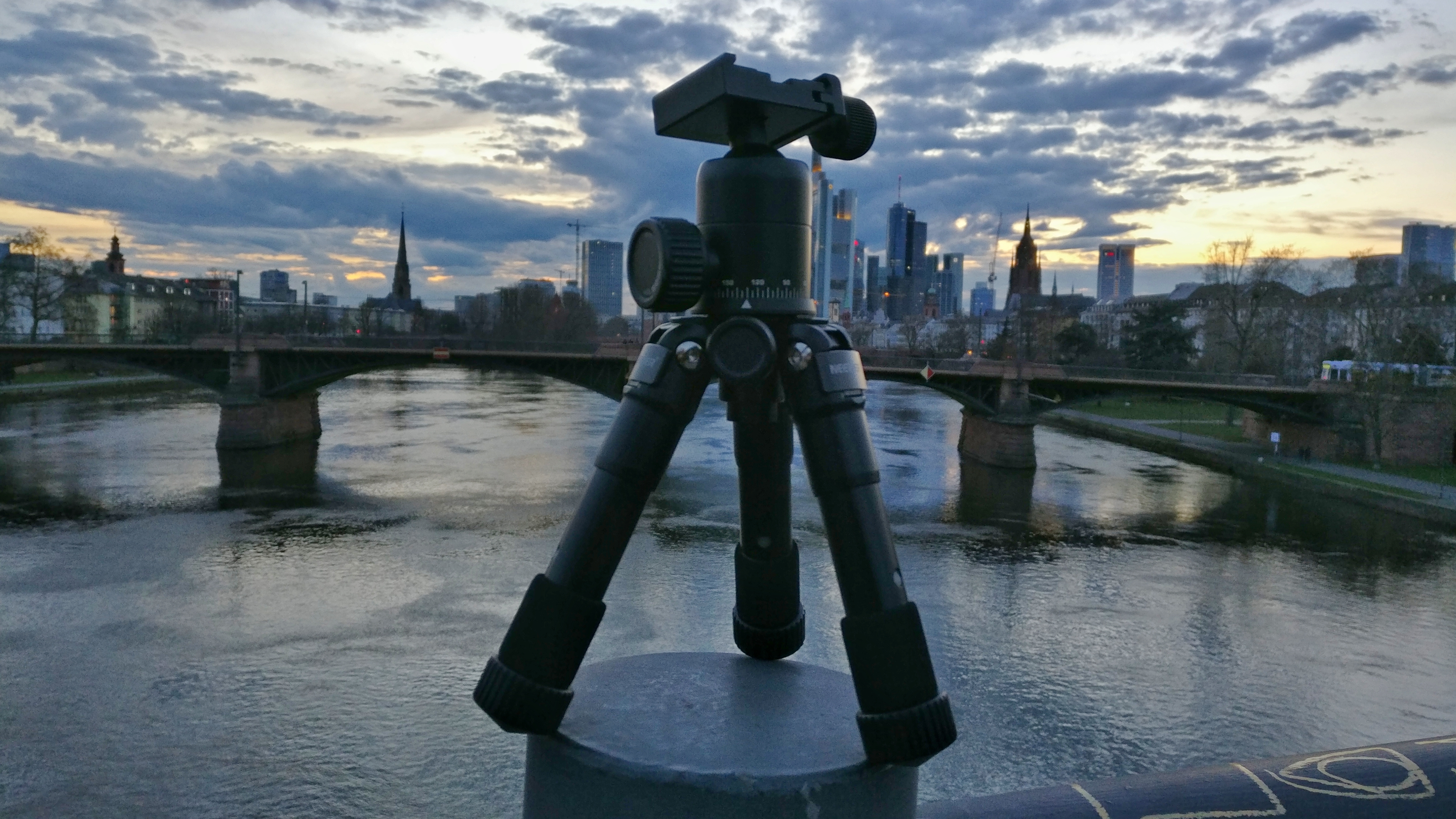 Neewer M225